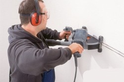Защита при работе штроборезом